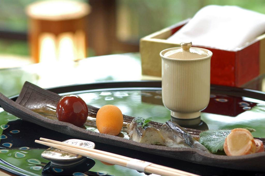 Hakone Tokinoshizuku Ξενοδοχείο Εξωτερικό φωτογραφία A sushi boat